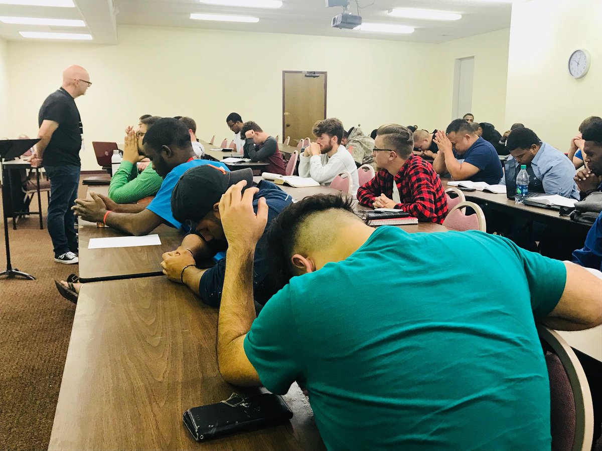 ValorCollege's tweet photo. Tonight our Jude Hall men were able to participate in #DormDevos! The devotional was about “Building a Legacy,” and was led by our Dean of Students, Pastor @donsanderson. Thank you Pastor Don for spending some time with our students and imparting your wisdom into them! #ValorLife https://t.co/ZhGsxj9pFa