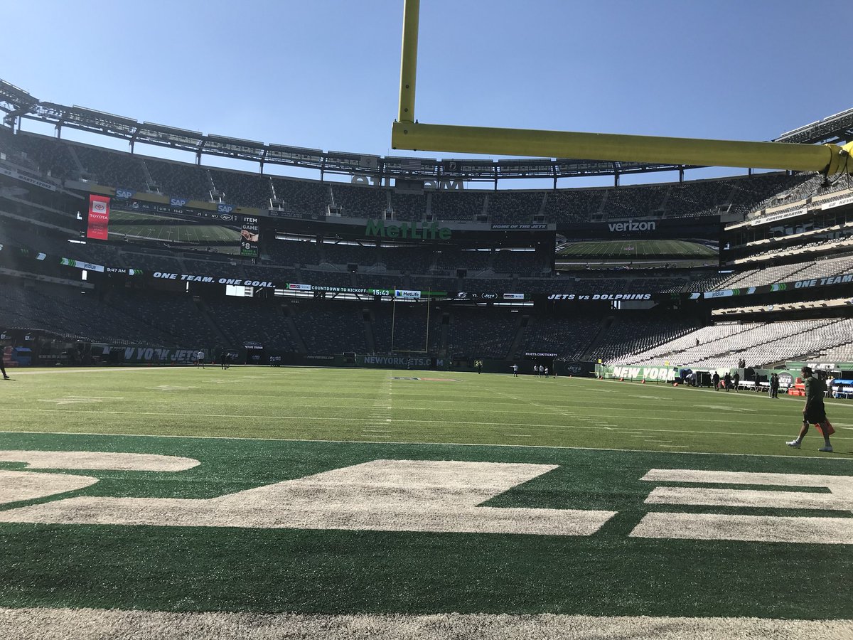 local_1212's tweet photo. IBEW 1212 Members and CBS Sports covering the action yesterday at NY Jets home opener vs the Miami Dolphins. @DPEaflcio @IBEW https://t.co/bC7Abpptk3