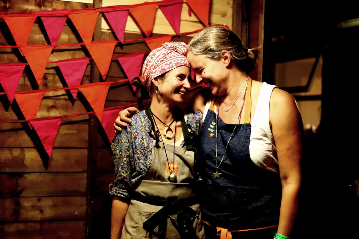 WatchtowerPhoto's tweet photo. One thing that always strikes me after @TheGoodLifeExp  is how lovely so many people there are... genuinely warm, kind and open  people who its a pleasure to photo, or just to talk to. Here are just a few...  @mikegarry @BrazilianChef1 #AnjaDunk &amp; @gossifer, @cerysmatthews https://t.co/21HuLepUcx