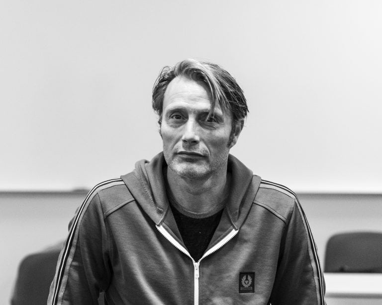 Larisgrl's tweet photo. God Bless you ⭐
#MadsMikkelsen #MikkelSUN #Cutr #Sexy #GoodNight #BoaNoite https://t.co/FguCXnrJJC