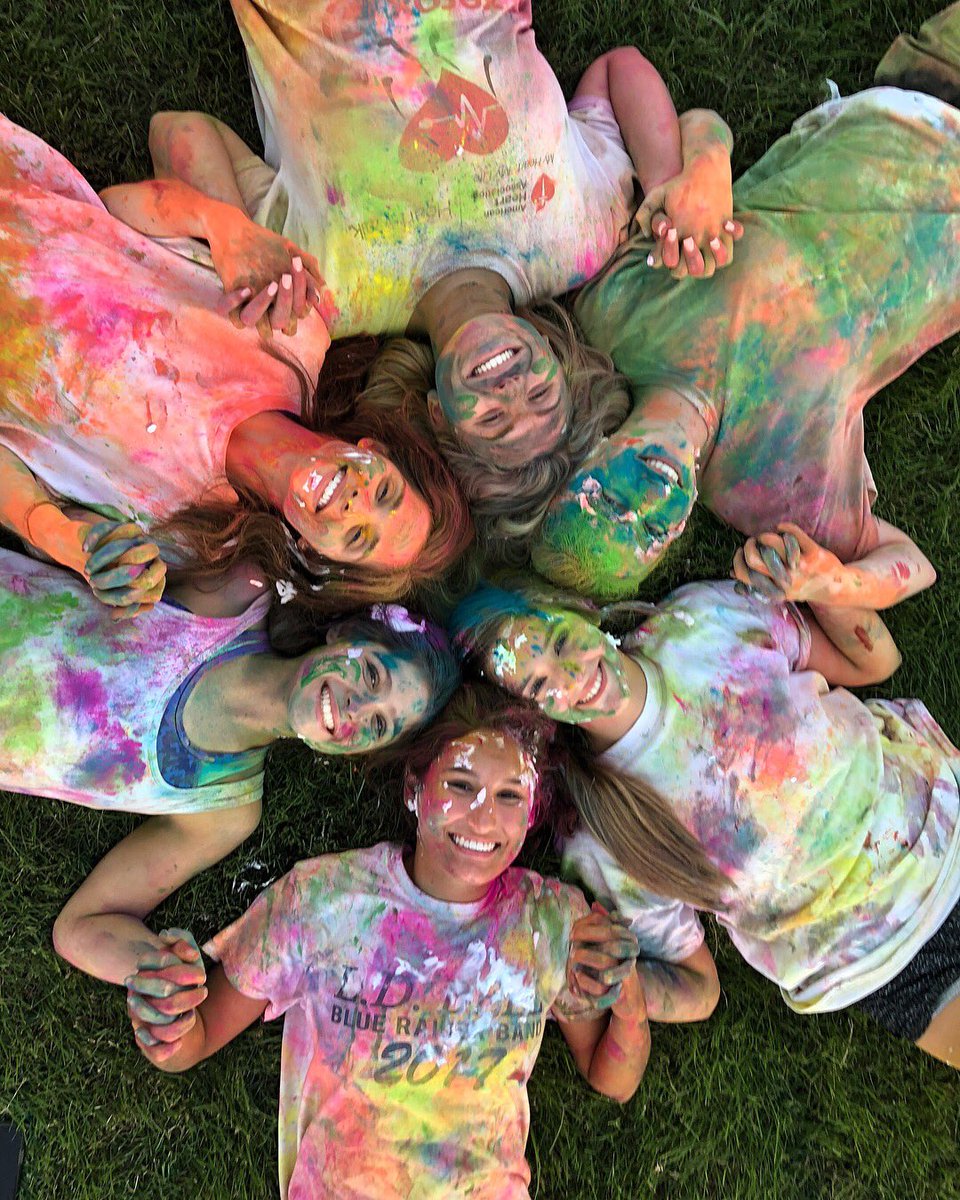 Broookiefinch's tweet photo. It was worth my hair getting stained green 💚🎨 #50yearsoftheHUB #paintwars2018 https://t.co/g7Y4goAQlO