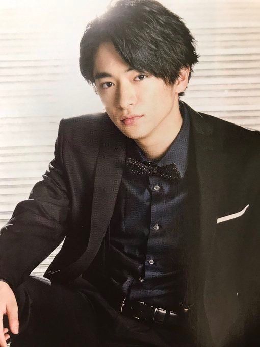 The more I see forehead Chinen, the more I want to compile them so it won't be hard to find these rare gems.