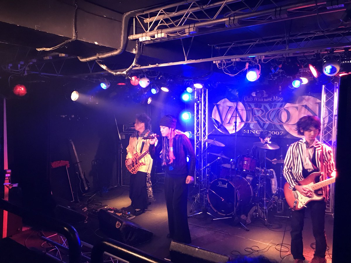 GLY_tsuka's tweet photo. 遅くなりましたが、9月16日桐生のバロックでONLのキーボードとしてライブしました！
キーボード、ミスりまくりましたが、楽しくライブ出来ました★
対バンの皆さんカッコよかった^ ^
またぜひお願いしまーす^ ^
#V_destcure
#CRIME
#LAwake
#富士サファリパーク https://t.co/1IDv9DaF4J