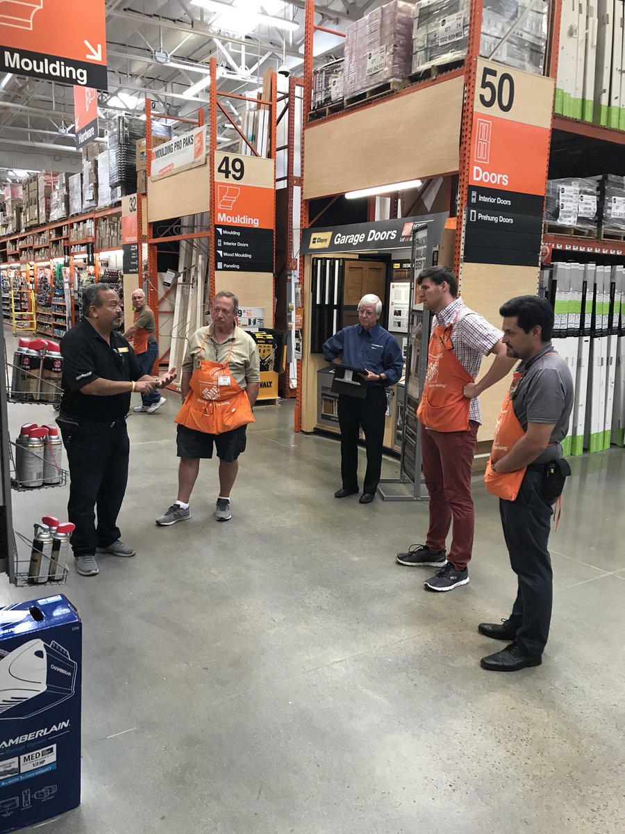 NealJohnson37's tweet photo. Chamberlain rep Leo explaining the benefits of the Chamberlain #MyQ GDO and providing pk on how to qualify& set up GDO install #serviceshowdown @Aaron_C_Gomez @Jeffbrennerhd @NotoKara @PS_RSM @sam_rosenbergHD @AZagal8 https://t.co/QG3hzohtwj