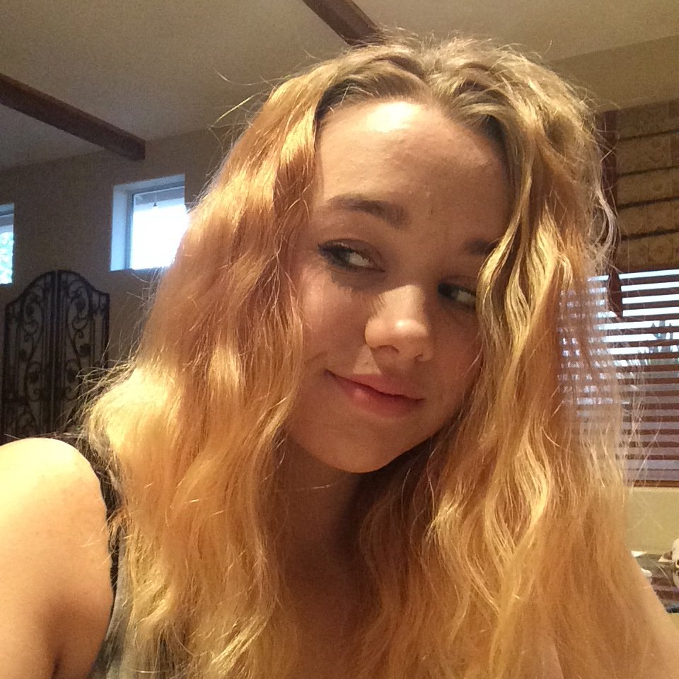 Hannah53202244's tweet photo. Bad pics, but badass personality 👑💅🏻👅👀 https://t.co/2GFc1xNBJh