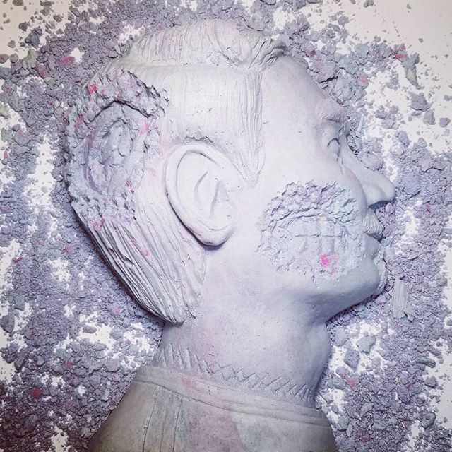 Pointlessnerd1's tweet photo. Figured I'd post an obligatory selfie. Sculpture study I've been working on. .
.
.
.
.
#keandiedrich #knvd #art #aculpture #artist #portrate #selfportrait #sculpt #sculpture #kean #decay https://t.co/v4jB24x6dq