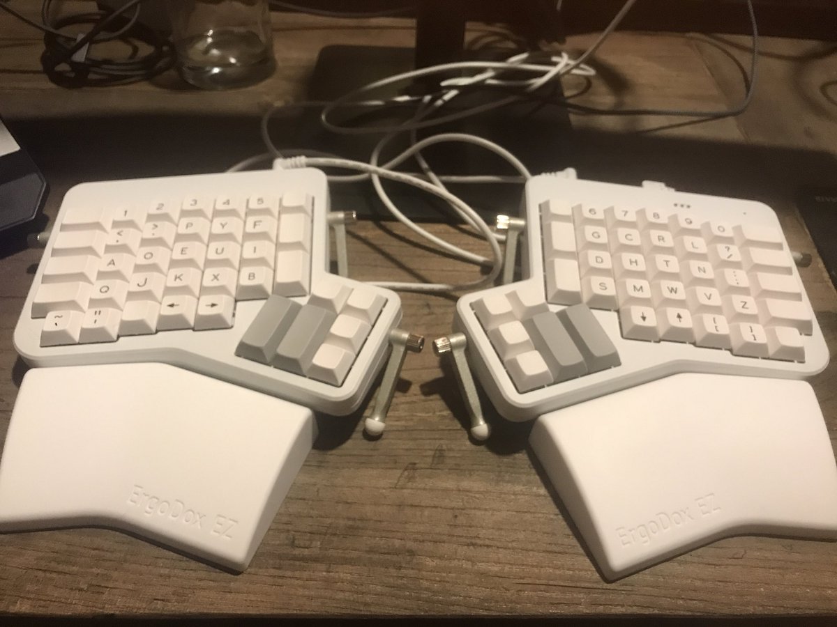 Danieth's tweet photo. Thanks @ErgoDoxEZ - you saved me from #emacs pinky https://t.co/rjcZYhDLb2
