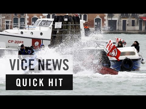 [VIDEO] Una manifestacion en Venecia se convierte en la batalla de Trafalgar. tinyurl.com/grn364s