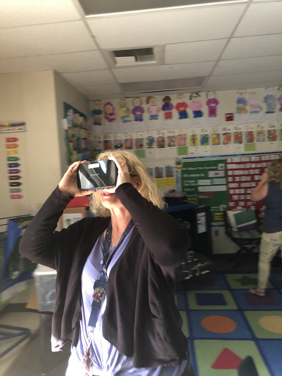 pjbatch1's tweet image. It was so much fun teaching the Four Creek’s teachers how to use the new VR cart. Learning new things is great! #visaliaedtech