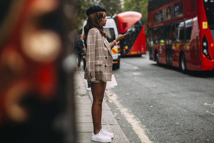 trendencias's tweet photo. Parecía imposible, pero el street style de LFW ha llevado los cuadros al siguiente nivel fashion #StreetStyle #LFW #CheckedPrint https://t.co/0M5KqRxbjy https://t.co/o0dDQ2vyuM