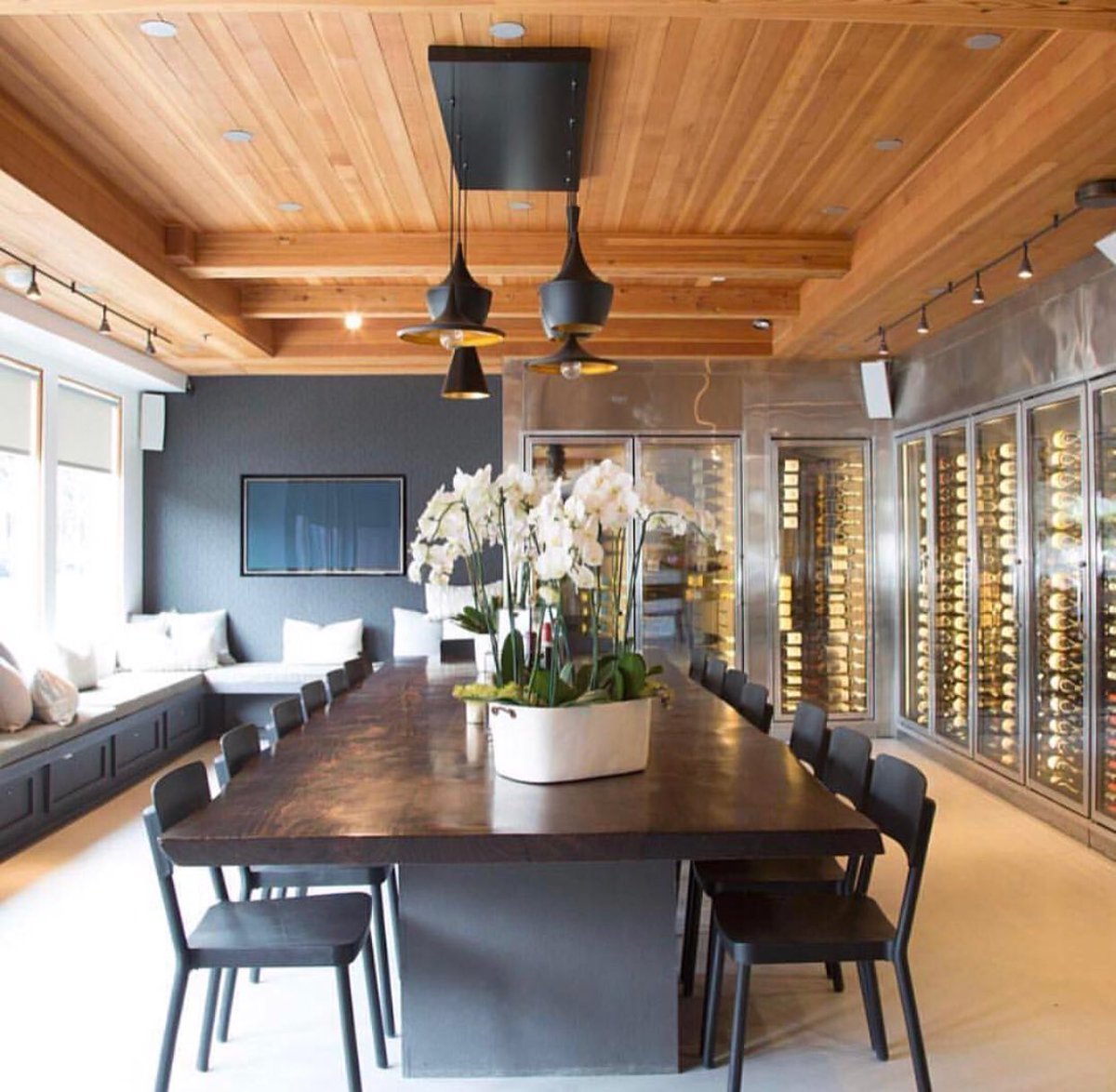 ShinDigSF's tweet photo. The large windows in our room open up our space adding to the awesome vibe. #eventvenue https://t.co/hDJ8gpIJR5