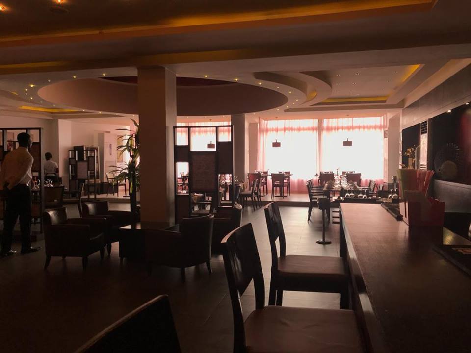 Beninonweb's tweet photo. Le Privé Restaurant, Cotonou réouvre ses portes
 #restaurants #cotonoucityguide #beninonweb https://t.co/w9jFo9mfdE
