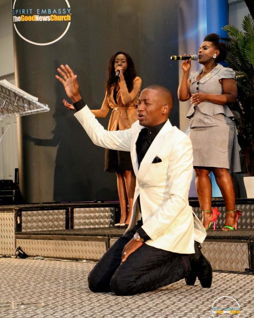 UebertAngel's tweet photo. Prophet is PRAYING FOR YOU RIGHT NOW... together with all social media prayer team. Join in the prayer now and believe! https://t.co/BIt5TynvpF