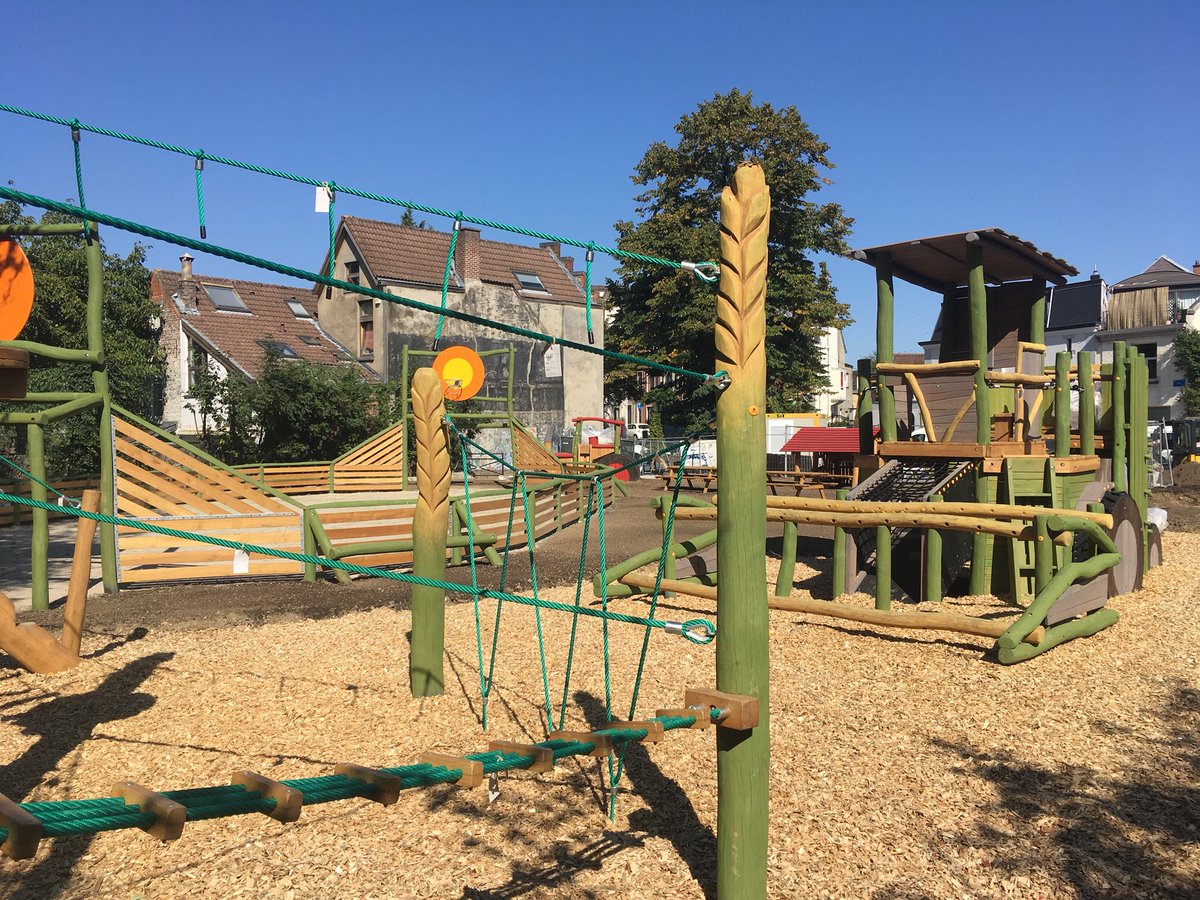 Robinia_Int's tweet image. Spelen op het platteland in de stad #robinia #speeltuin #airedejeux #vanbecelaere #watermaelboitsfort