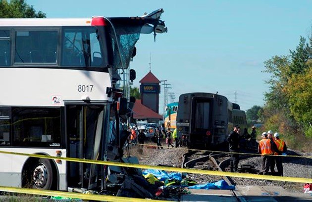 Five years since tragic Barrhaven bus crash: bit.ly/2pgtWLl https://t.co/gkeYttIrac