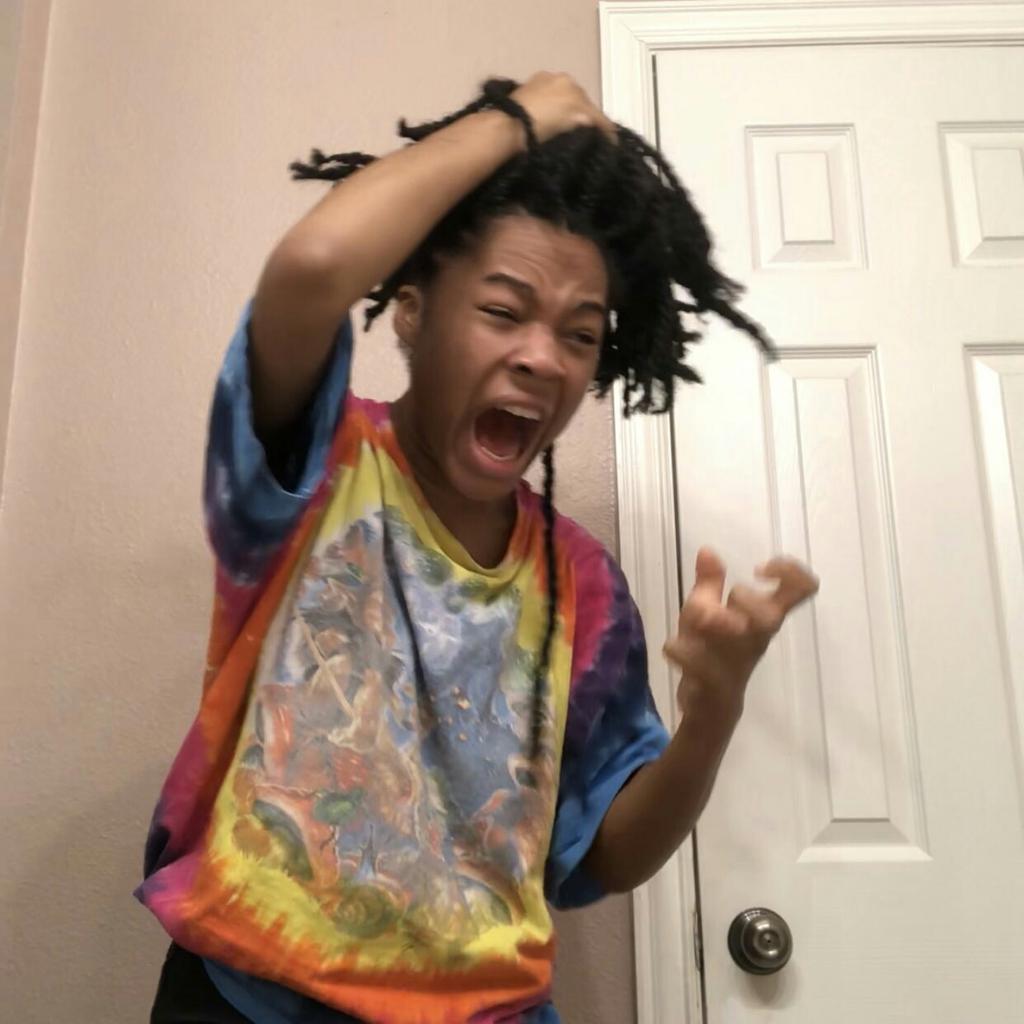 KhanyaThisani_'s tweet photo. Fuck iskolo,fuck incwadi, fuck i pen, fuck i ruler, fuck yonke into edibene neskolo, fuck i Exams, entlek fuck minister of education! https://t.co/gaZflvGiCk