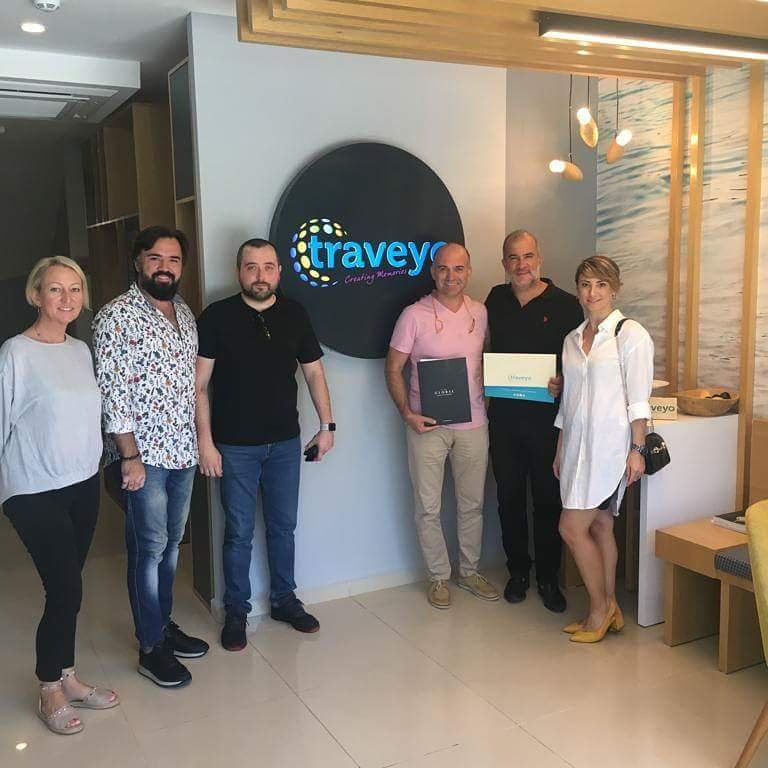 IamGlobalGOC's tweet photo. Hakan Korkmaz ve Sosyal Karınca Ömer Korkmaz, bizi TRAVEYO'nun keyifli ofisinde ağırladılar. Beraber yürüteceğimiz yeni projeler için "HAYIRLI OLSUN" dileklerinizi alırız...
#SosyalKarınca #Traveyo #office #work #team #teamwork #IamGlobal #iqueem #markor #LevelBooking https://t.co/XUa9KtFh6f