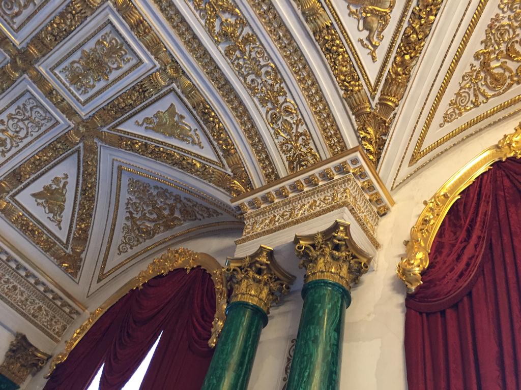 Tijdens de Ruslandreis werd ook de #Hermitage in #SintPetersburg bezocht. De leden waren zeer onder de indruk. Op Facebook staat een foto-impressie en binnenkort volgen nog meer verslagen! (facebook.com/Stucgilde)