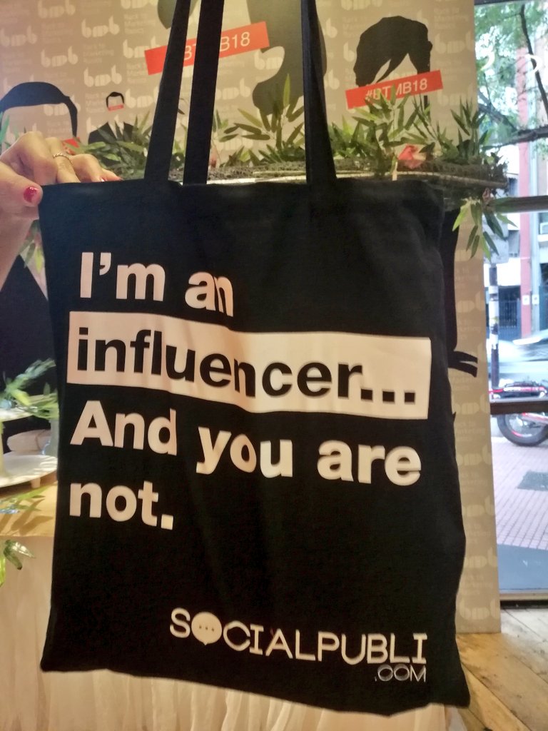 mkdirecto's tweet photo. ¿Has conseguido ya tu Welcome pack? ¡Mira todos los regalitos que tenemos para vosotros! ¡ Venir a #BTMB18 tiene premio! 😍🎁 https://t.co/8duiQhB9Nn
