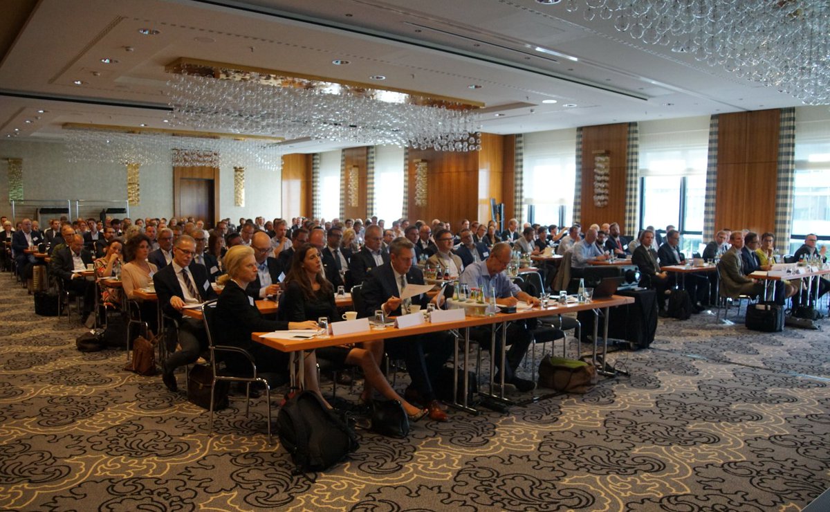 BVMed's tweet photo. Neue #Geschäftspartnerschaften in der #Medizintechnik im digitalen Zeitalter sind das Thema der #MedTech-Vertriebskonferenz #medtechvk von #MedInform @BVMed mit 200 Teilnehmern in Düsseldorf.
Programm: https://t.co/A9VicIQ733
Zusammenfassung morgen auf https://t.co/jrXxIg8ald https://t.co/NeqggoL84P