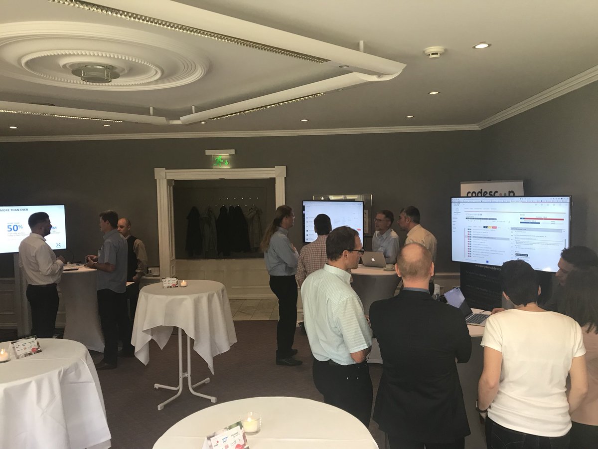 Bitkom_Software's tweet photo. Schon gut was los beim #bfoss18 Dank geht an den unsere Partner @pwc_de @SAP @Siemens @dbsystel @flexera #codescoop #eacg #trustsource https://t.co/BQtaqWqDBX