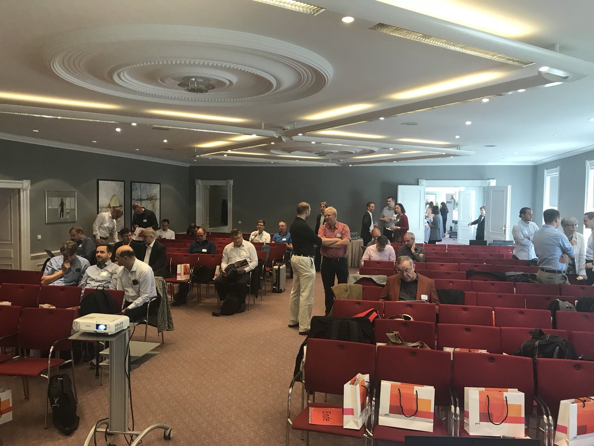 Bitkom_Software's tweet photo. Schon gut was los beim #bfoss18 Dank geht an den unsere Partner @pwc_de @SAP @Siemens @dbsystel @flexera #codescoop #eacg #trustsource https://t.co/BQtaqWqDBX