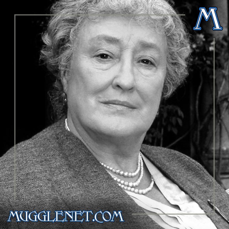 MuggleNet's tweet photo. #HappyBirthday to the late Elizabeth Spriggs, who portrayed #TheFatLady in #SorcerersStone! https://t.co/XWzczrOsPy