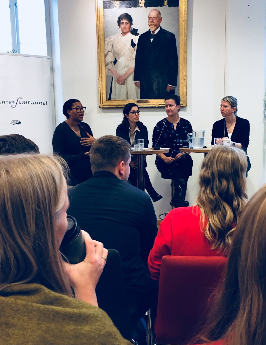 Forfatterne bak «The Politics of the Headscarf in the United States» om bl.a. hijabbruk grunnet #fremmedfrykt, og ulikheter mellom USA og Europa 

#studentersamfunnet @aubreywestfall #ÖzgeCelikRussel #SarahTobin #Headscarf #BergenResourceCentre #CMI #UiB