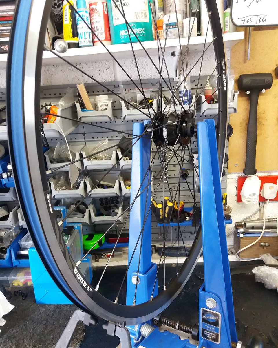 BuildCycleWorks's tweet image. Perfect for winter training and commuting, Jamie's Xposure dynamo hub being built onto a solid, reliable Ryde Edge 25 rim. #Buildcycleworks #wheelbuilding #handbuiltwheels #cyclinglife #wheels #cycling #nottingham #parktools #workshop #loveyourbike #roadcycling #smallbusiness