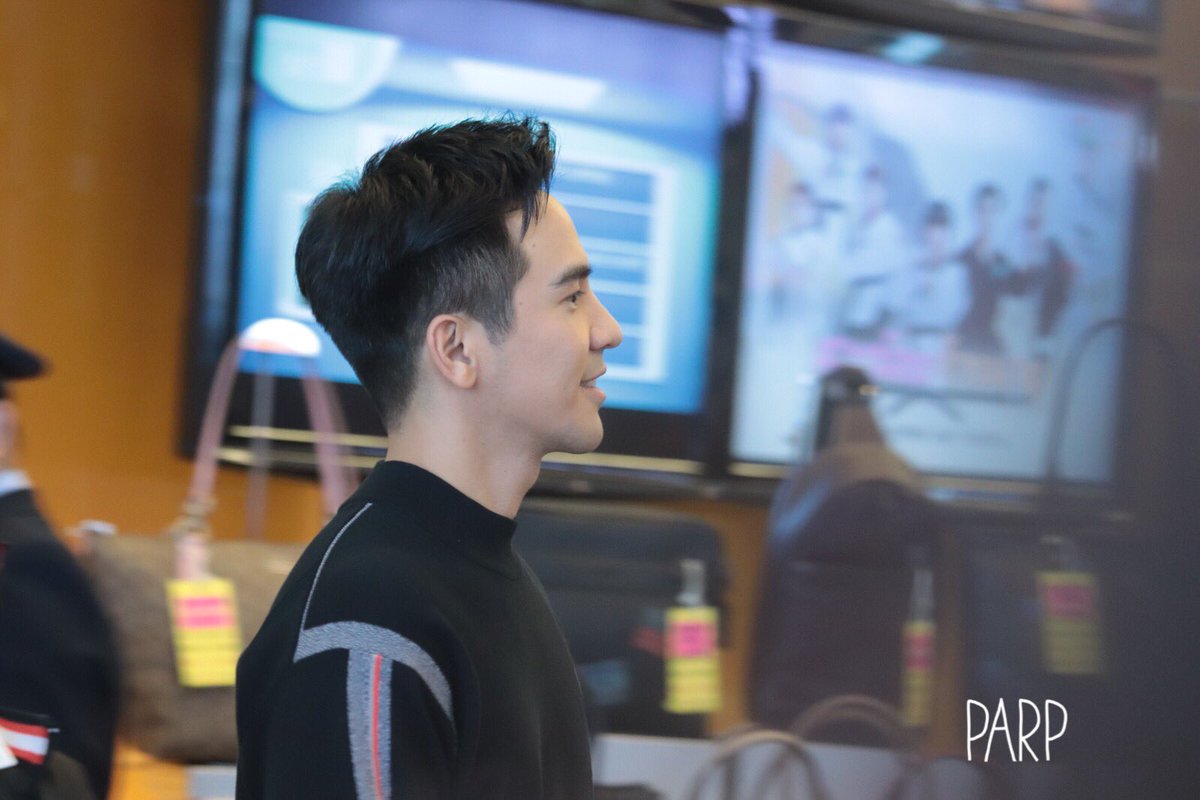 Ch89Milk's tweet photo. ใครมีคุณเค้าแบบเต็มตัว ขอข้าหน่อย ข้าชอบลุควันนี้มาก #popezaap https://t.co/NadsB3caWw
