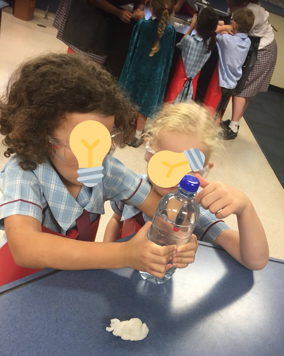 PREPatOC's tweet photo. Our little Prep scientists met our big Year 10 Chemistry students in their lab to participate in an exciting afternoon of science experiments! #LearningatOC https://t.co/nSDkGY76ch