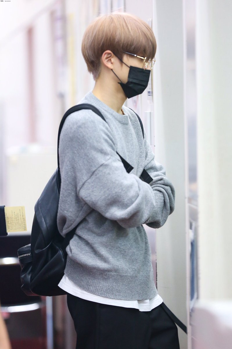 MYMY97214's tweet photo. 180915 HND 입국 #재현 사실 초점 나가서 안올리려했는데 한분께서 요청하셔서 올려드립니다 https://t.co/siGQXsqnCh