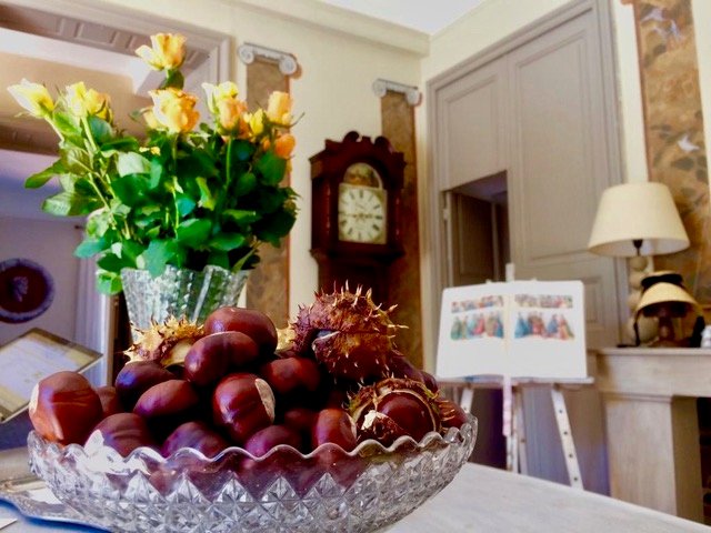 Autumn has arrived at Chateau Dumas.🍂
t #creativeretreat  #autumn #aumtunvibes