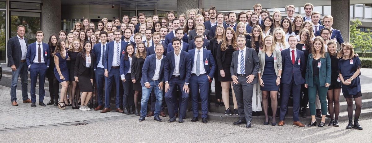 Op 14 en 15 september heeft het jaarlijkse Nationaal Trainingsweekend plaatsgevonden. Alle 12 besturen van de vestigingen van UniPartners kwamen samen in Amsterdam voor een weekend vol trainingen en lezingen bij IBM en Growth Tribe! #consultancy #UniPartners #training