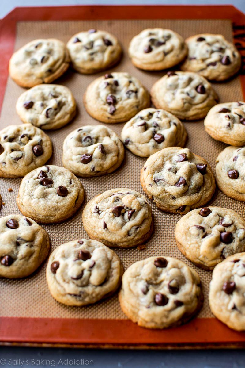 taste_zero's tweet photo. Fresh out of the oven ! Come buy our #hot cookies and other #homemade pastries 🍪🍩 #nowaste was produced in the making #savetheplanet https://t.co/DI1cRsUcKP