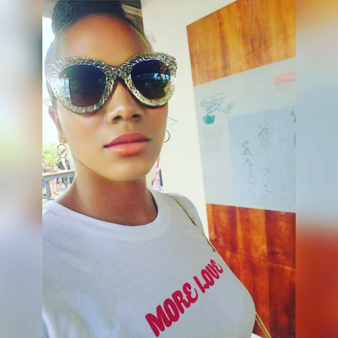 Let's Let #LOVE Trend! ❤
🕶 provided by my childhood friend @fossy_bling_styles 😘
#MoreLove #LoveMore #Fashion #TKWEntertainment