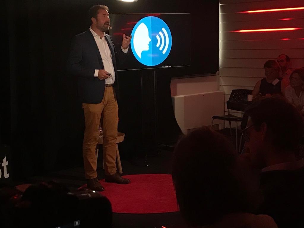 Les conseils de Théo Lainé sur la scène du <a href="/TEDxDantonSt/">TEDx DantonSt</a> pour mettre en oeuvre une logique d’innovation experientielle : #simplicité , #globalité , #orientationclient