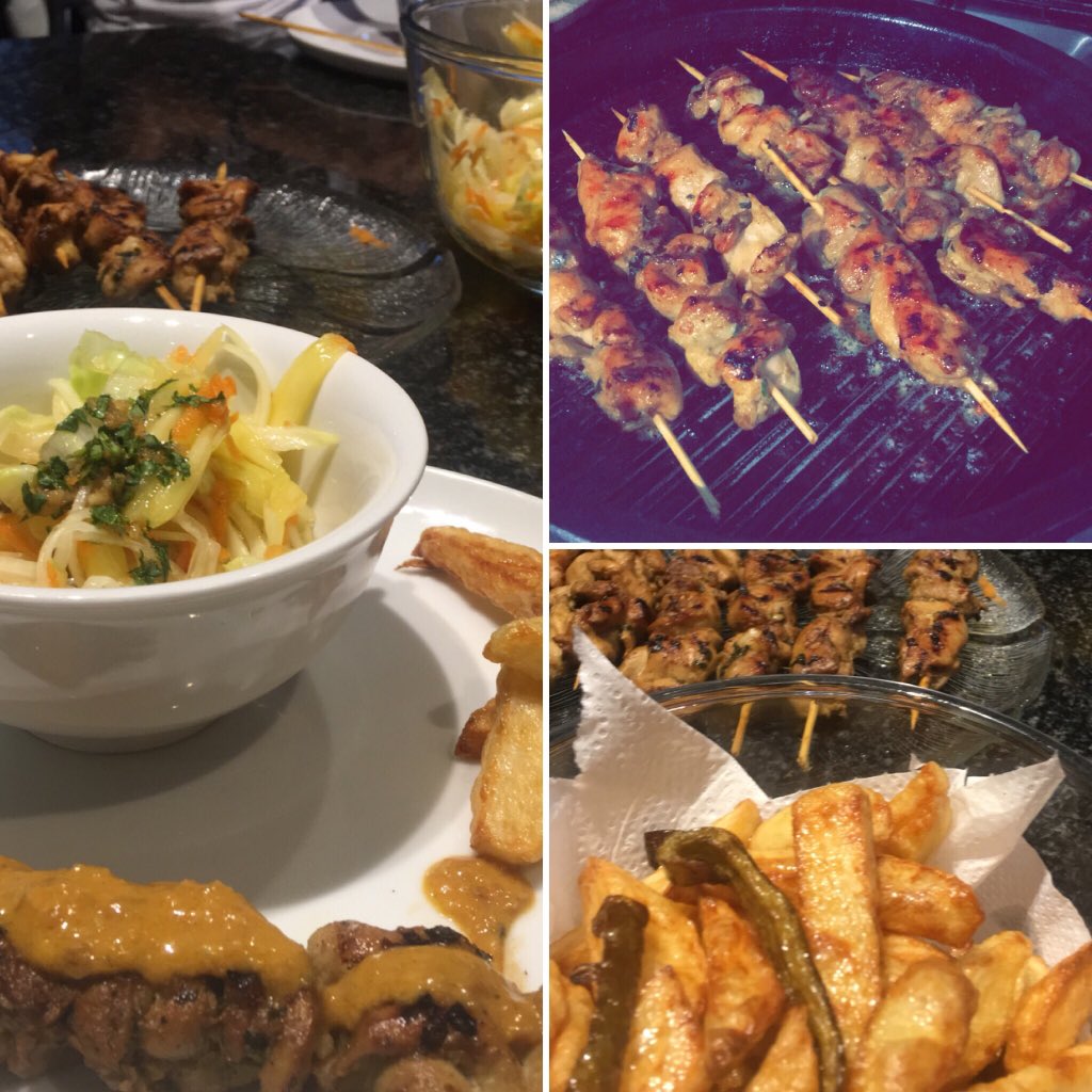Rani090545281's tweet image. Dinner tonight : #chickenskewers #sataysauce #vietnamesesalad #nepalifries I love #cooking. It takes me to another world of #happiness. When my little family sit around the table,share good food,we open doors to happiness &amp;amp; conversations shared. This is my little heaven #chefmum