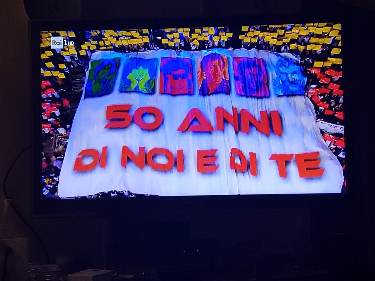 TinaAceti's tweet photo. @ClaudioBaglioni #essercisemprenonostanteladistanza #grazieperquesti50annidimeedite #claudiobaglionipersempre https://t.co/oh5flHSeW1