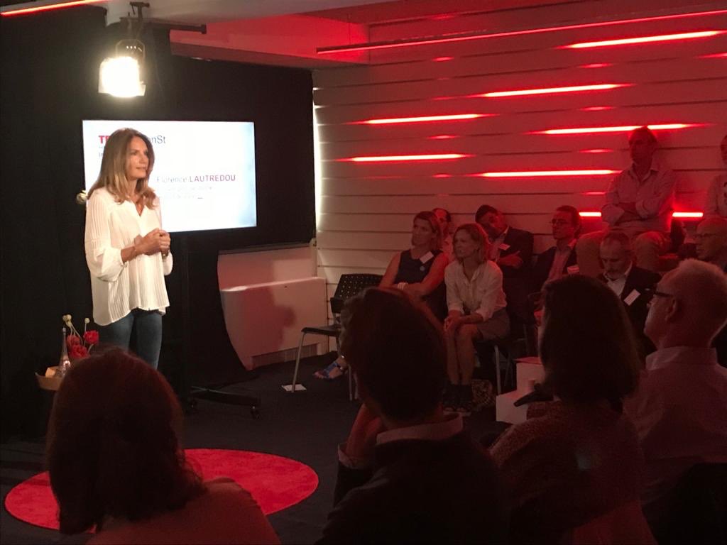 « L’#intuition, c’est le code source de l’#innovation #agile » <a href="/FloLautredou/">Florence Lautrédou</a>  à <a href="/TEDxDantonSt/">TEDx DantonSt</a> #TEDx
