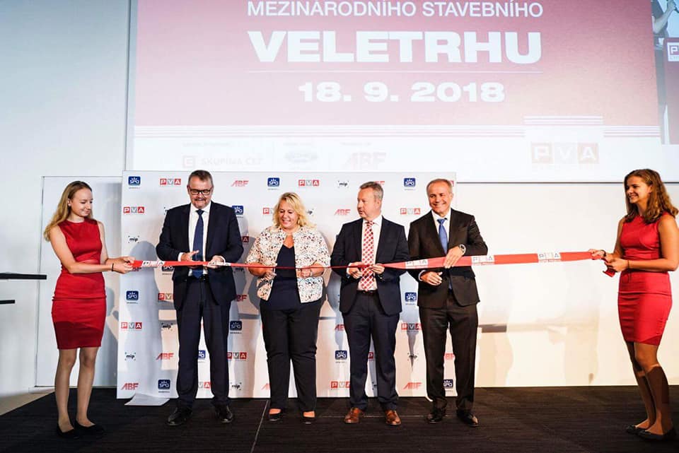 mistnirozvoj's tweet photo. Z dnešního zahájení mezinárodního stavebního veletrhu #FORARCH v pražských Letňanech. @DostalovaK https://t.co/1GWHrT72He