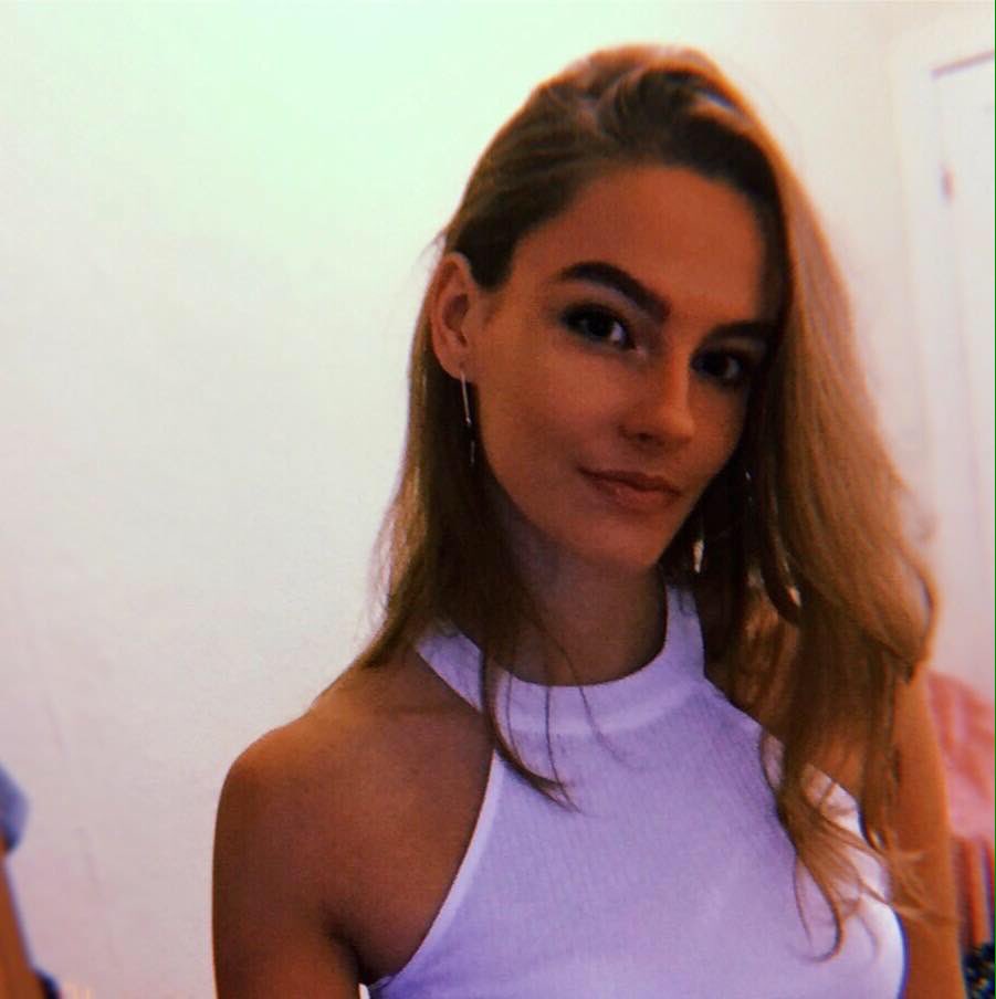 DUPhysicsSoc's tweet photo. MEET THE EXEC

Name: Sarah McQuistan
Position: Secretary
Year: 3rd
Studying: Physics

Sarah does lots of hard work communicating with other groups to help organise events and is great at keeping us in line. She is funny and outgoing once you get to know her 🔥 https://t.co/sktc3LX5Pm
