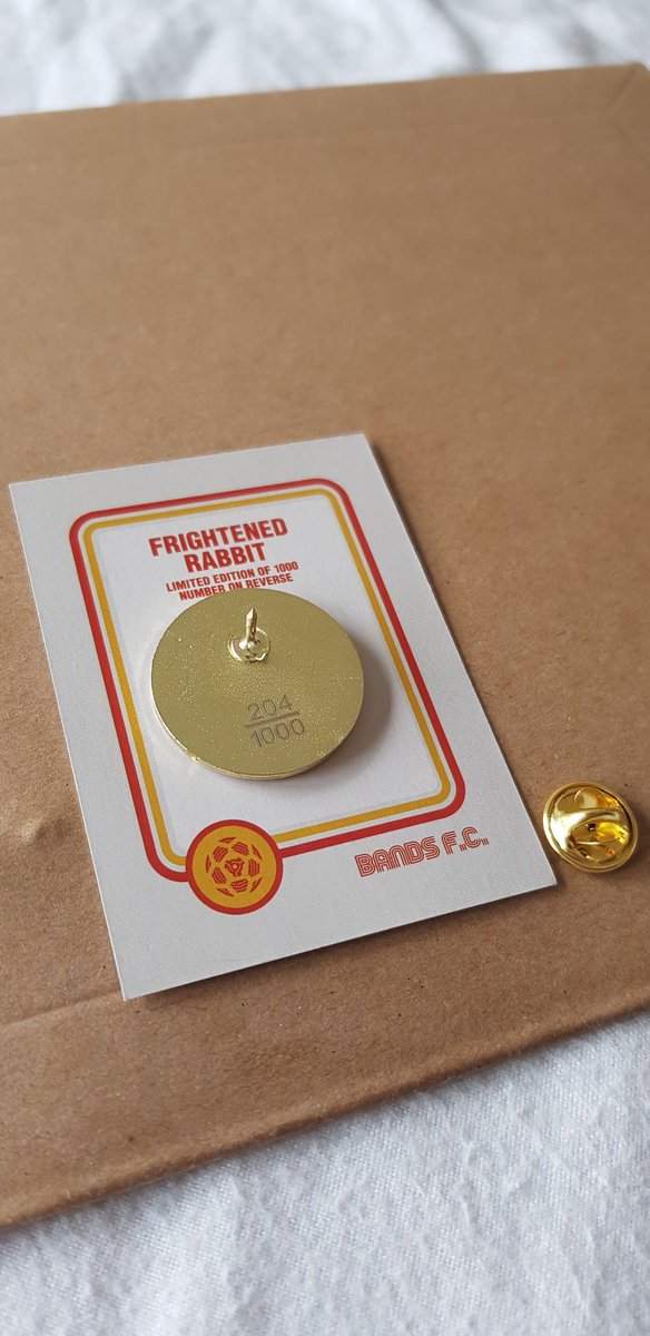 @FRabbits @_Bands_FC so fortunate to have managed to get one of these in the post today. Thank You. #bandsfc #frightenedrabbit