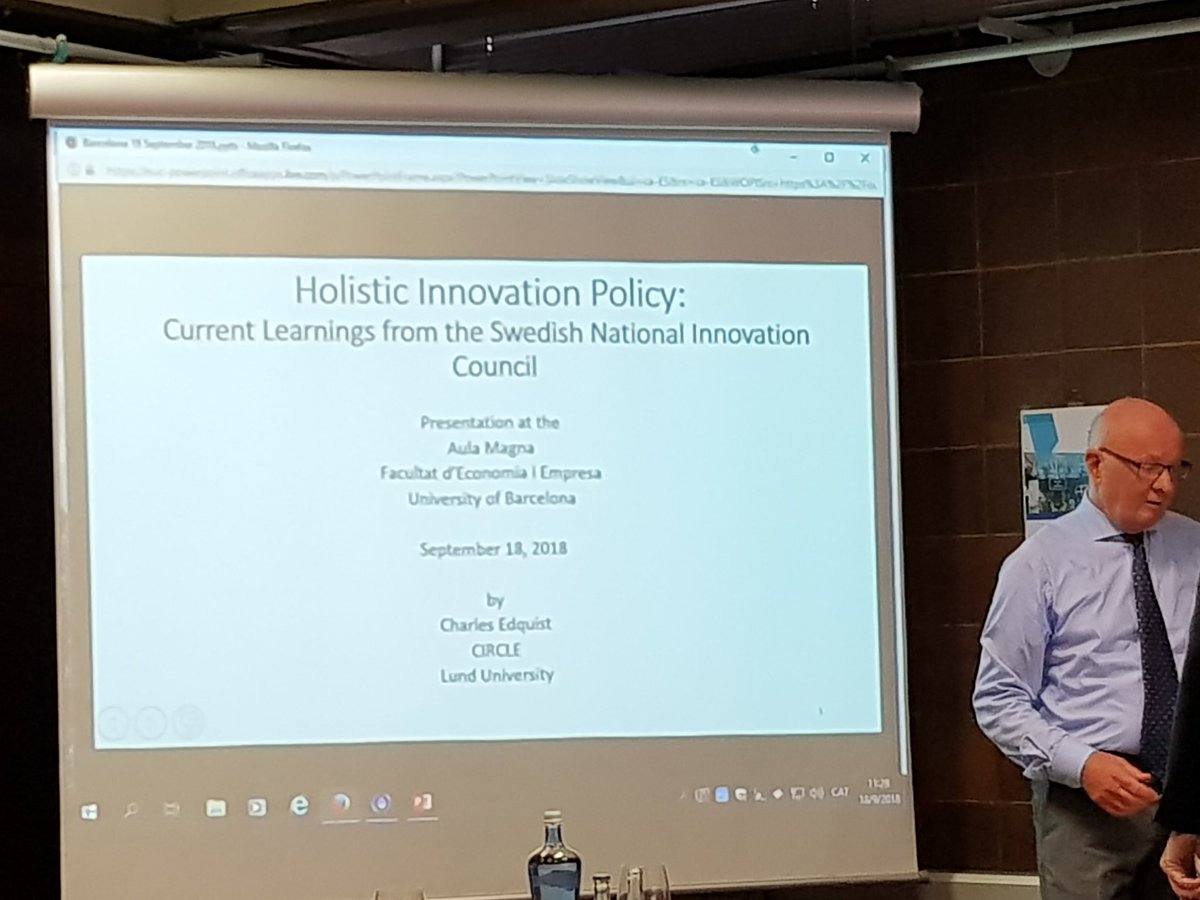 AndreaBikfalvi's tweet photo. Escoltant el pare del concepte sistema d'innovació #innovationsystems @charlesedquist a la @UBFacEcoiEmpres @jvallspassola  @lunduniversity https://t.co/rIsa0hiprd