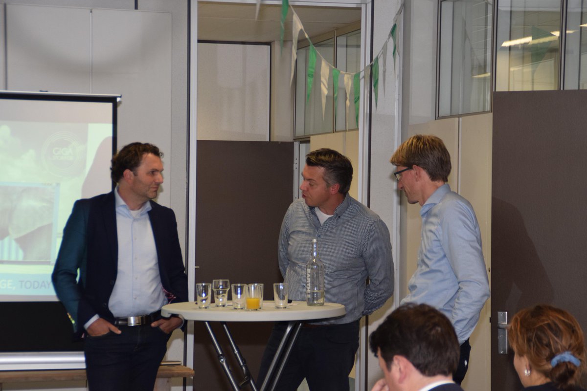 Op 14 september organiseerden wij het Kennisevent 'Verdien en Verduurzaam met energieopslag' en openden we ons nieuwe kantoor#Schiedam. Grote dank aan <a href="/MariavdHeijden/">Maria van der Heijden</a> van <a href="/MVO_NL/">MVO Nederland</a>, Dieter van <a href="/Greenerpowersol/">Greener power solutions</a>, <a href="/ASavelkoul/">Alexander Savelkoul </a> van <a href="/EnpulsBV/">Enpuls</a>, Giga storage en dagvoorzitter Martijn Tasma!