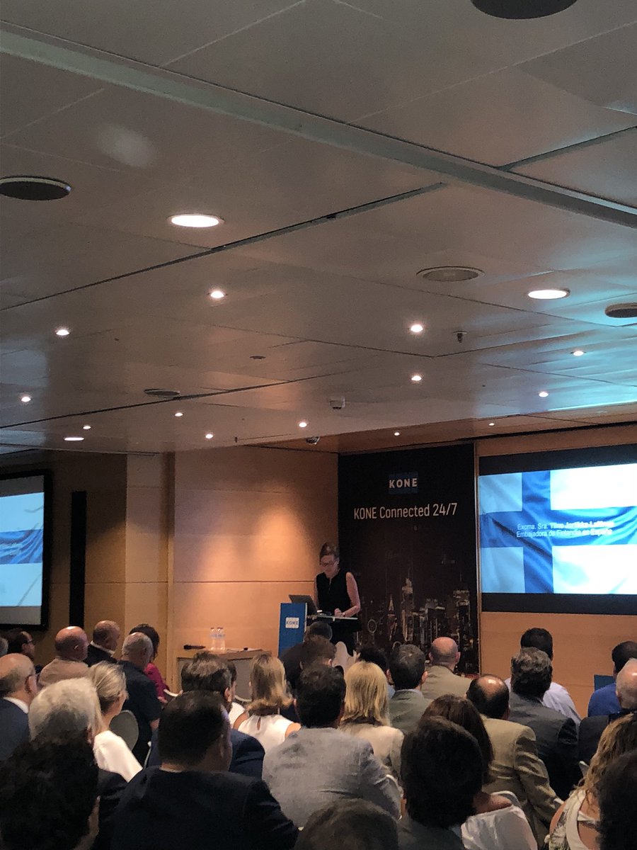 KONE_es's tweet image. La embajadora de Finlandia en España, Tiina Jortikka-Laitinen, abre el acto de presentación de KONE Connected 24/7 en el #IBMClientCenter