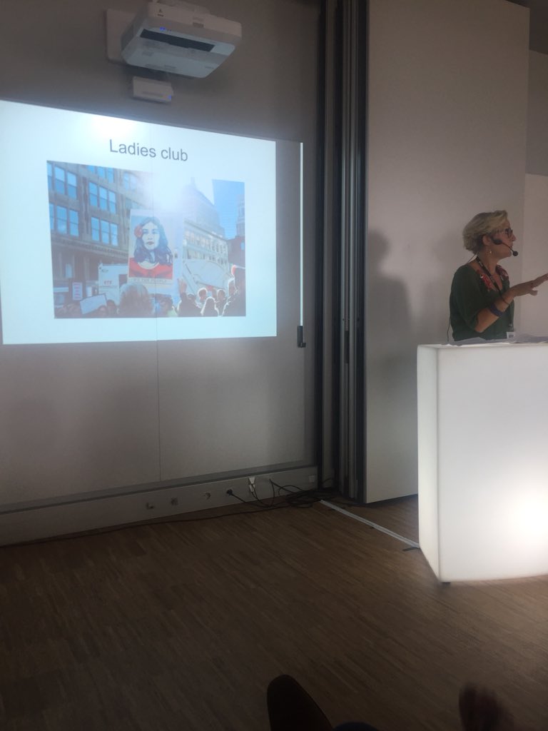 Dernier talk de la matinée de #MedialabST par <a href="/SoAnn/">AnneSo Novel @soann@piaille.fr @soann.bsky.social</a> sur la mobilisation d’une communauté comme #ladiesclub