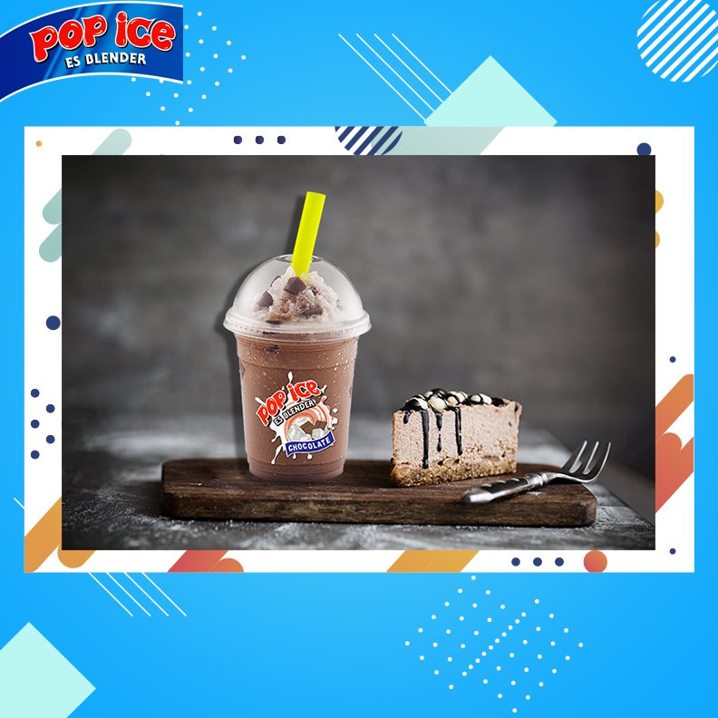 Siang-siang panas gini enaknya minum Pop Ice cokelat sambil makan kue dengan siraman coklat manis diatasnya, nyumm!!! Btw selamat makan siang Pop Ice Lovers :)