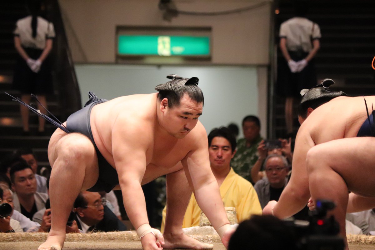 日本相撲協会公式 十日目の様子 幕内取組 白鵬 10勝 寄り切り 逸ノ城 3勝7敗 鶴竜 10勝 寄り切り 御嶽海 6勝4敗 十日目を終え 全勝は鶴竜 白鵬 1敗は髙安 十一日目の取組 T Co Kbe8qydetl Sumo 相撲 T 日本相撲協会公式 十日目の様子 幕内取組 白鵬 10勝 寄り切り 逸ノ城 3勝7敗 鶴竜 10勝 寄り切り 御嶽海 6勝4敗 十日目を終え 全勝は鶴竜 白鵬 1敗は髙安 十一日目の取組 T Co Kbe8qydetl Sumo 相撲 T