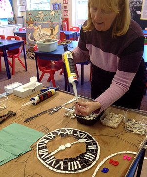 Hayridge's tweet photo. Led by professional artists and supported by experienced mentors, the #devonguildofcraftsmen will be hosting FREE workshops this autumn 2018 to spring 2019.
For more information or to book a place please ring:
07772 435120 or email education@crafts.org.uk https://t.co/s27oIYT0KR